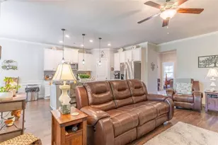 1079 Kingswood Wy, Hoschton, GA 30548 - Photo 8