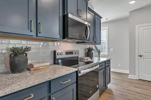 1516 Thurcroft Ln, Lawrenceville, GA 30043 - Photo 6