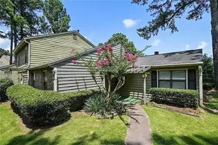 76 Sandalwood Cir, Lawrenceville, GA 30046 - Photo 2