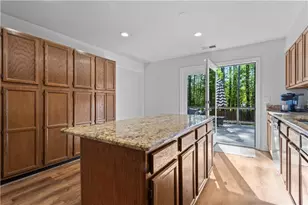 245 E Creek Cir, Roswell, GA 30076 - Photo 14