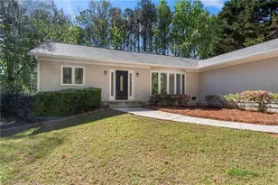 245 E Creek Cir, Roswell, GA 30076 - Photo 2
