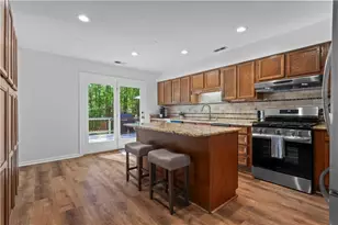 245 E Creek Cir, Roswell, GA 30076 - Photo 12