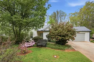 6630 Brittney Ln, Cumming, GA 30040 - Photo 12