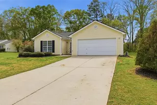 1587 Brush Creek Dr, Winder, GA 30680 - Photo 2