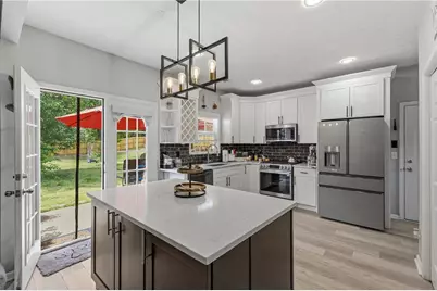 906 Milton Circle, Loganville, GA 30052 - Photo 8