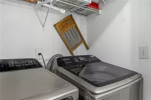 906 Milton Cir, Loganville, GA 30052 - Photo 12