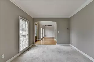 1015 Rowe Oak Cir, Lawrenceville, GA 30043 - Photo 8