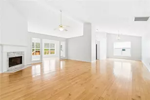 100 Jackson Bluff Ct, Lawrenceville, GA 30044 - Photo 4