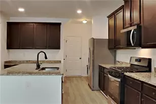 1371 Key Manor Ln, Lawrenceville, GA 30045 - Photo 4