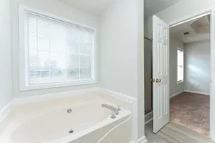 310 Pebblestone Dr, Loganville, GA 30052 - Photo 10