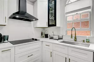 2710 Abbottswell Dr, Alpharetta, GA 30022 - Photo 10