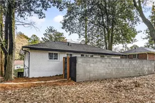 2563 Lancaster Dr, Atlanta, GA 30344 - Photo 36