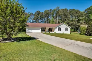 2203 Meadow Dr, Snellville, GA 30078 - Photo 2