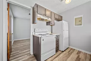 341 W Griffin St, Dallas, GA 30132 - Photo 4