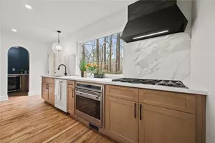 2433 Helmsdale Dr NE, Atlanta, GA 30345 - Photo 10