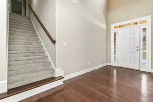 811 Lorrimont Ln, Fairburn, GA 30213 - Photo 4