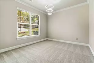 811 Lorrimont Ln, Fairburn, GA 30213 - Photo 12