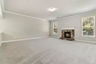 811 Lorrimont Ln, Fairburn, GA 30213 - Photo 8