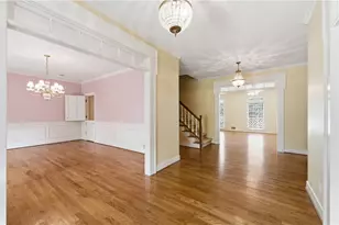 220 Morgan Farm Dr, Atlanta, GA 30342 - Photo 10