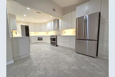 4060 Crescent Walk Lane, Suwanee, GA 30024 - Photo 8