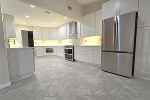 4060 Crescent Walk Ln, Suwanee, GA 30024 - Photo 8