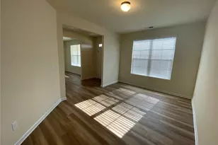 5595 Mirror Lake Dr, Cumming, GA 30028 - Photo 6