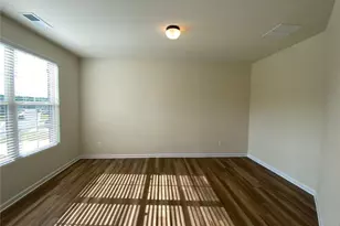 5595 Mirror Lake Dr, Cumming, GA 30028 - Photo 4