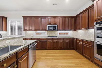 305 Wembley Circle, Sandy Springs, GA 30328 - Photo 10