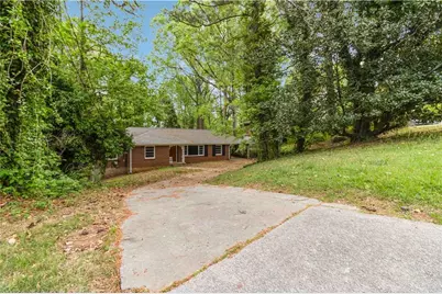 668 Lynn Circle, Atlanta, GA 30311 - Photo 1