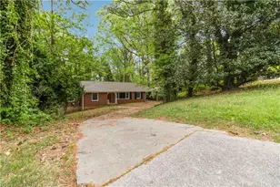 668 Lynn Circle, Atlanta, GA 30311 - Photo 1