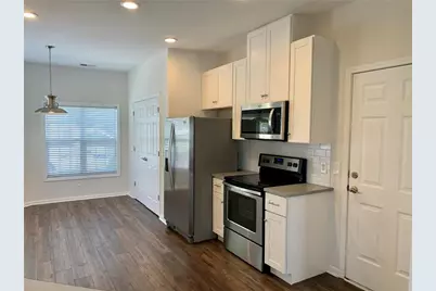 1733 Oakbrook Lane NW #B, Kennesaw, GA 30152 - Photo 4