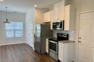 1733 Oak Brook Ln NW, Kennesaw, GA 30152 - Photo 4