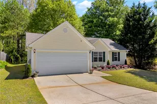 132 Amelia Creek Way, Lawrenceville, GA 30045 - Photo 2