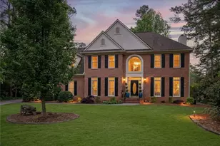 335 Trowbridge Ln, Lawrenceville, GA 30043 - Photo 2