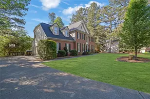 335 Trowbridge Ln, Lawrenceville, GA 30043 - Photo 4