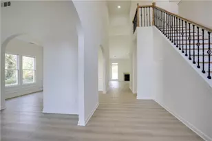 1116 Sadlers Close, Marietta, GA 30068 - Photo 2
