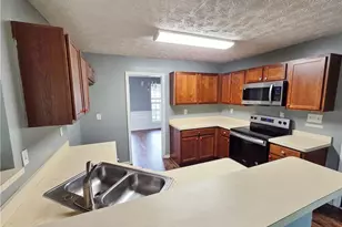 605 Michael Cir, Monroe, GA 30655 - Photo 6
