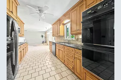 5385 Seaton Way, Dunwoody, GA 30338 - Photo 10