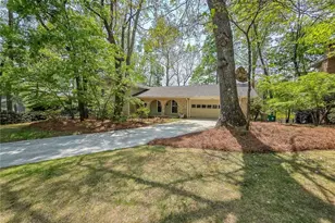 5385 Seaton Way, Dunwoody, GA 30338 - Photo 2