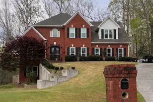 1110 Sheridan Way, Gainesville, GA 30506 - Photo 1