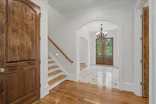 3880 Stratford Walk Circle NE, Atlanta, GA 30342 - Photo 2
