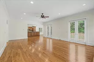 3880 Stratford Walk Circle NE, Atlanta, GA 30342 - Photo 10