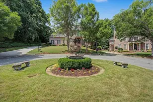 3880 Stratford Walk Circle NE, Atlanta, GA 30342 - Photo 2