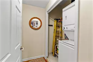 2840 Peachtree Rd NE, Atlanta, GA 30305 - Photo 32