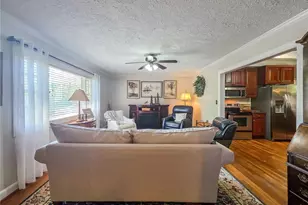 636 Holly Dr, Gainesville, GA 30501 - Photo 6