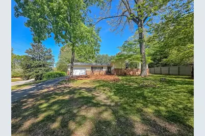 636 Holly Drive, Gainesville, GA 30501 - Photo 1