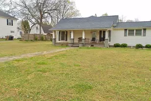 186 Railroad Ave, Lula, GA 30554 - Photo 1