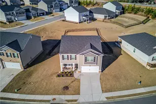 29 Moultrie Ct, Hoschton, GA 30548 - Photo 2