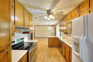 2439 Ellis Ct, Snellville, GA 30078 - Photo 6