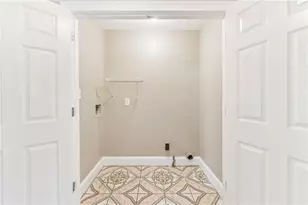 401 Autumn Leaf Way, Norcross, GA 30093 - Photo 10